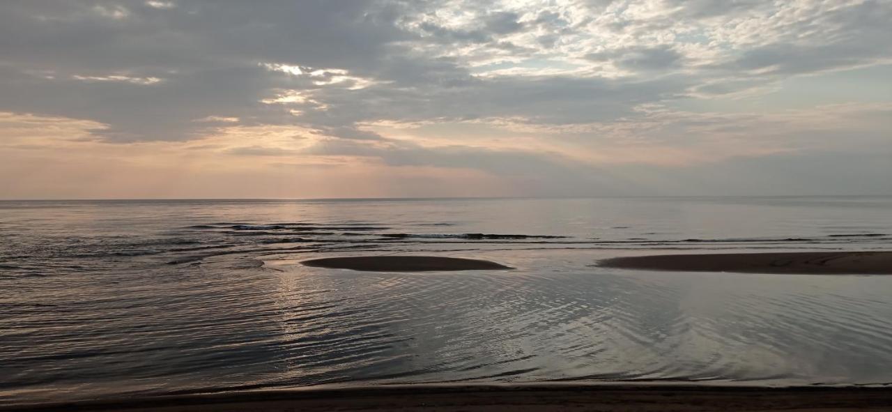 House, Garden & Sauna. Free Parking. Train Stop-200 M. Sea-1 Km. Jūrkalne Exterior foto